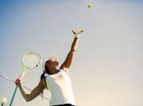 テニスの1打目を「サービス」という理由に関する雑学