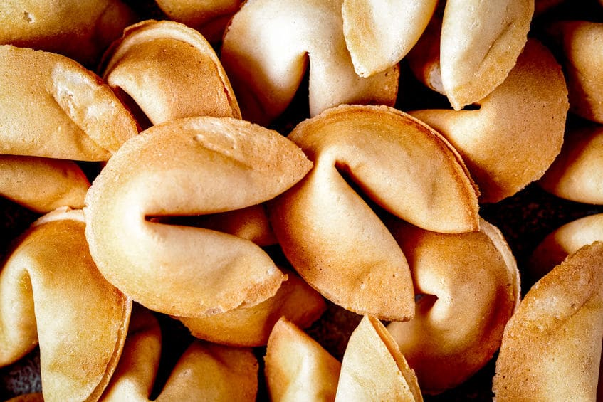 「フォーチュンクッキー」は北陸地方のお菓子「辻占煎餅」に由来しているというトリビア