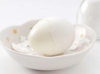 「ゆで卵」の簡単なむき方に関する雑学