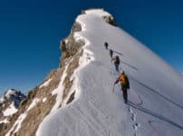 山で遭難したときは「頂上」を目指すべしという雑学