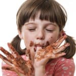 「チョコを食べたら鼻血が出る」は本当？に関する雑学