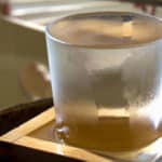 日本酒をグラスから升（ます）に溢れるように注ぐのはなぜ！？に関する雑学