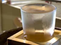 日本酒をグラスから升（ます）に溢れるように注ぐのはなぜ！？に関する雑学