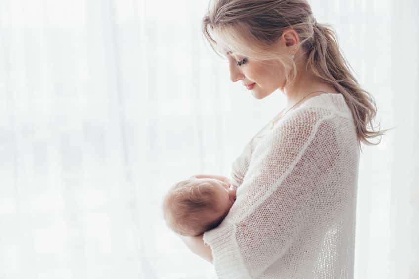 母乳は子供の成長とともに変化するという雑学