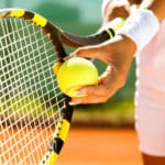 硬式テニスのボールが「黄色」である理由に関する雑学