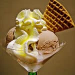 喫茶店でアイスクリームについてくるウエハースの役割に関する雑学