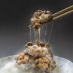 納豆のネバネバには味噌汁が効果的という雑学