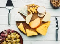 チーズ用のナイフが波打っている理由に関する雑学